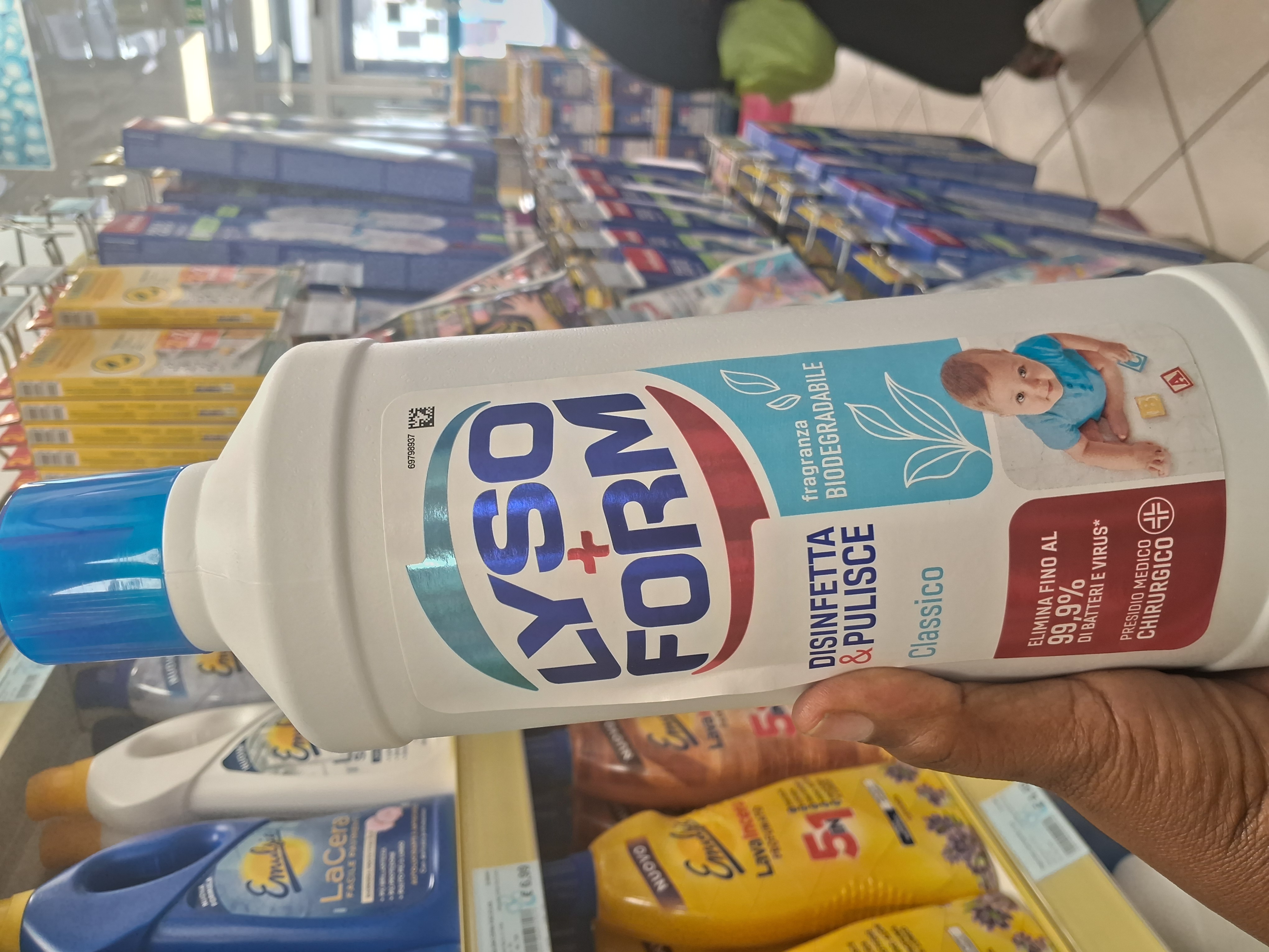 Disinfectant floor cleaner