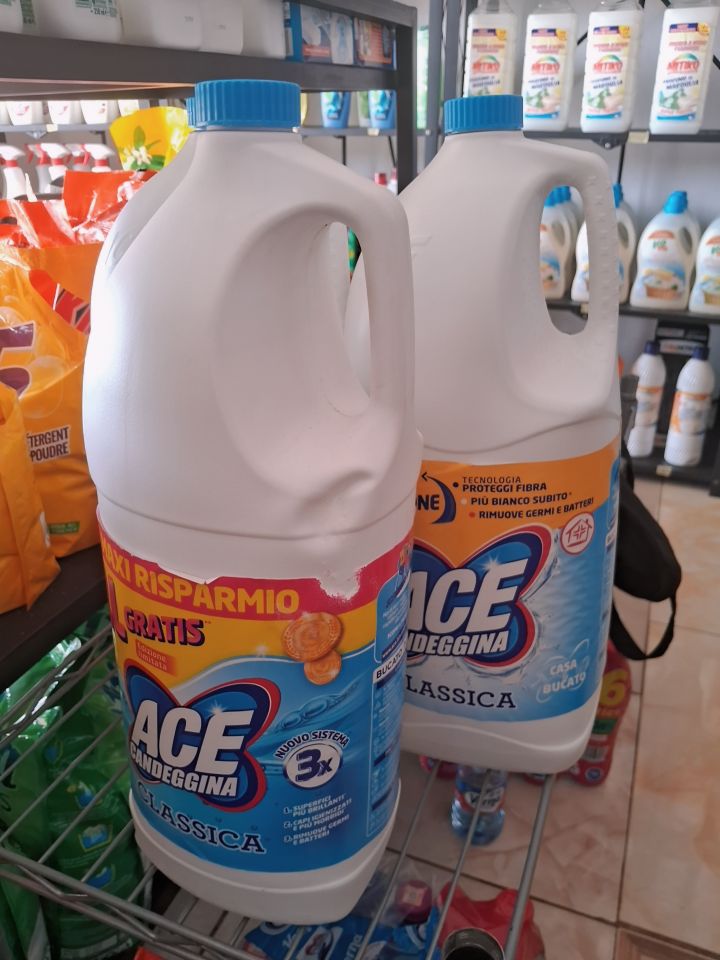 Bleach for all your white clothes 4lts