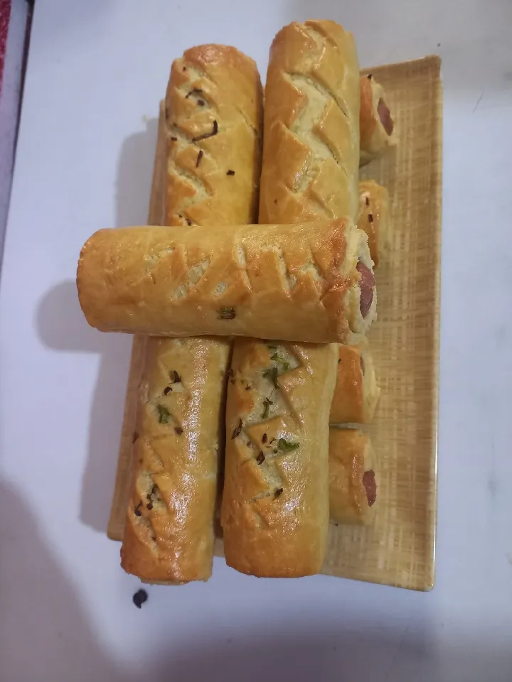Sausage &pie rolls