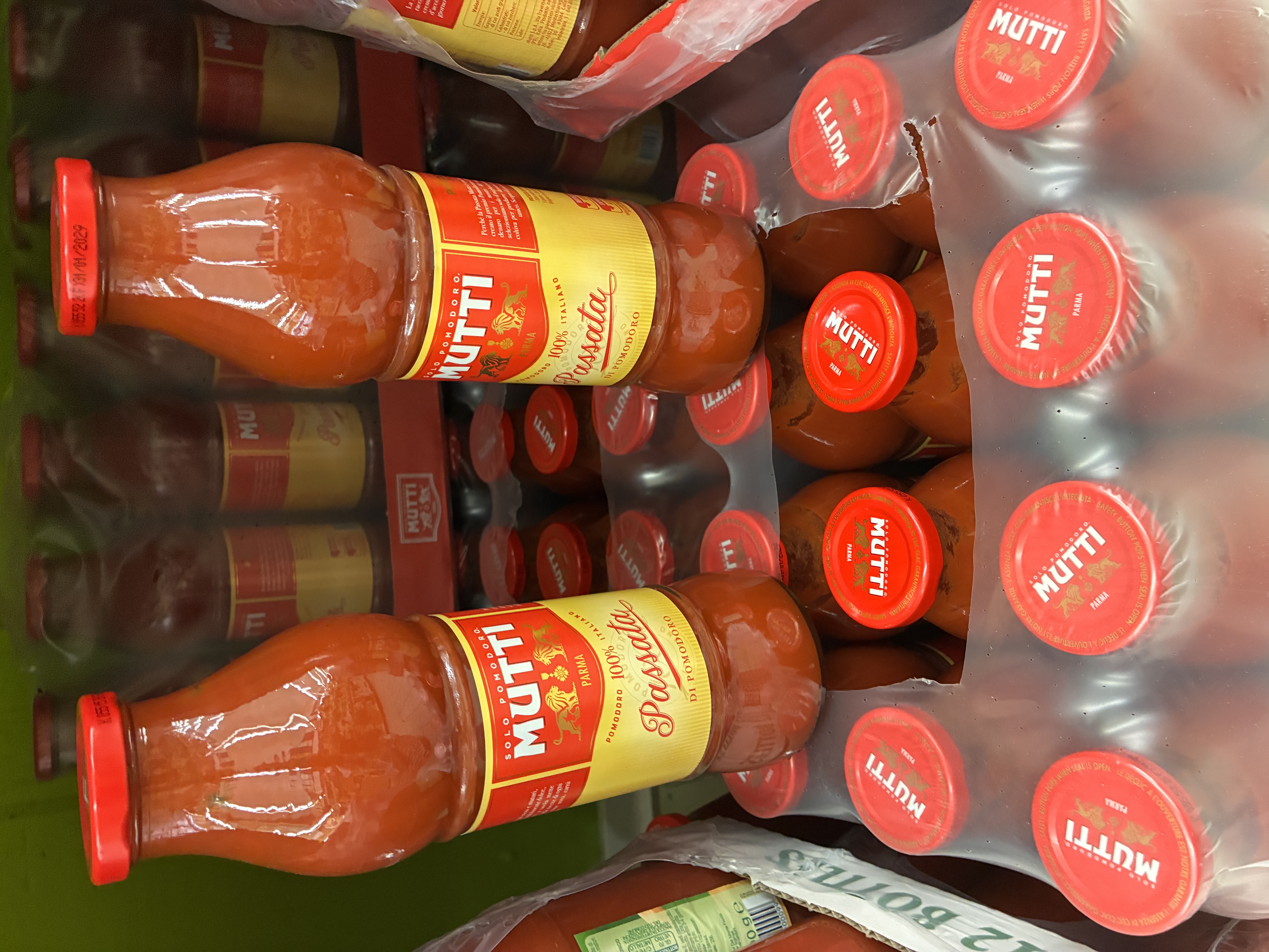 Multti bottled tomatoes